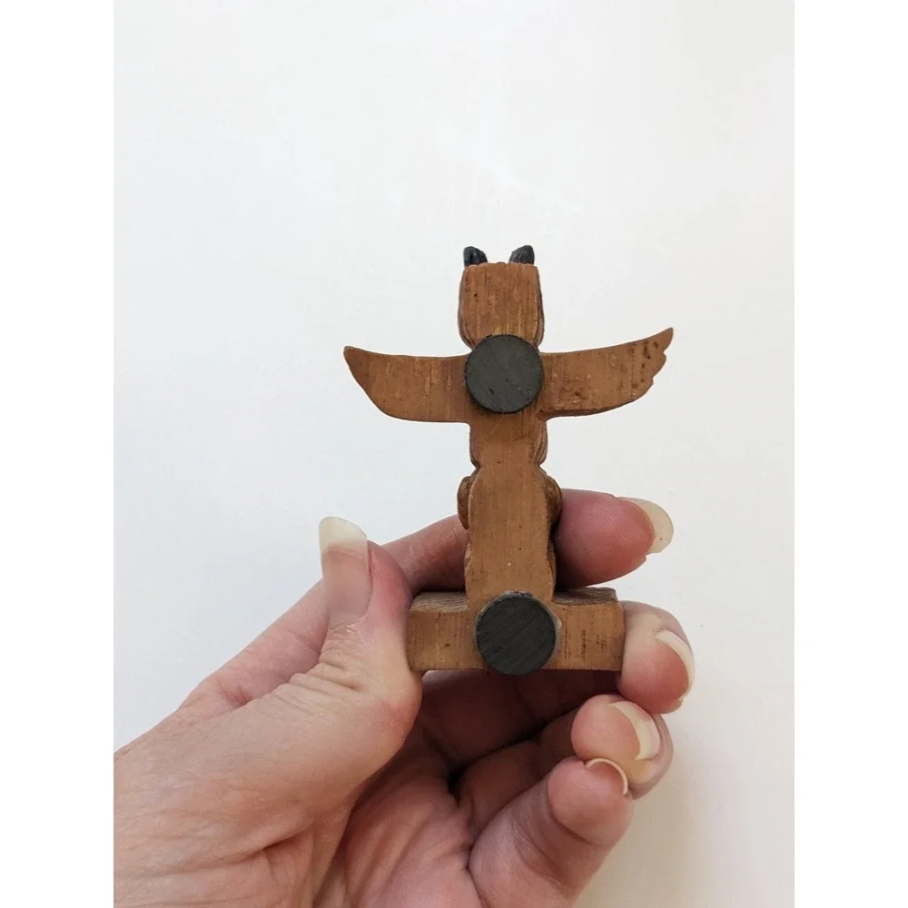Alaska Totem Pole Fridge Magnet Souvenir 3D Carved Look Native-Inspired Design